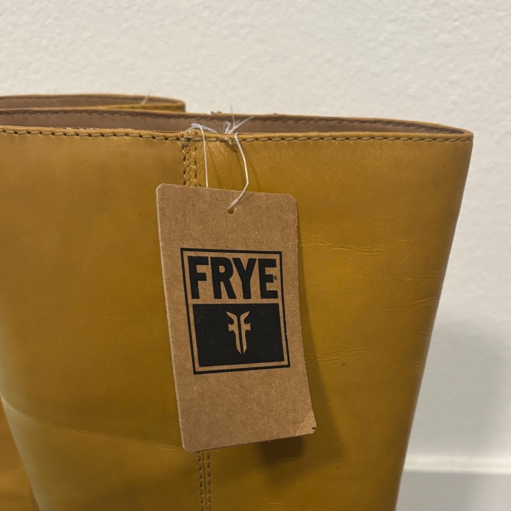 Frye Banana Leather Campus Camryn Tall Pull On Boots - Picture 2 of 6
